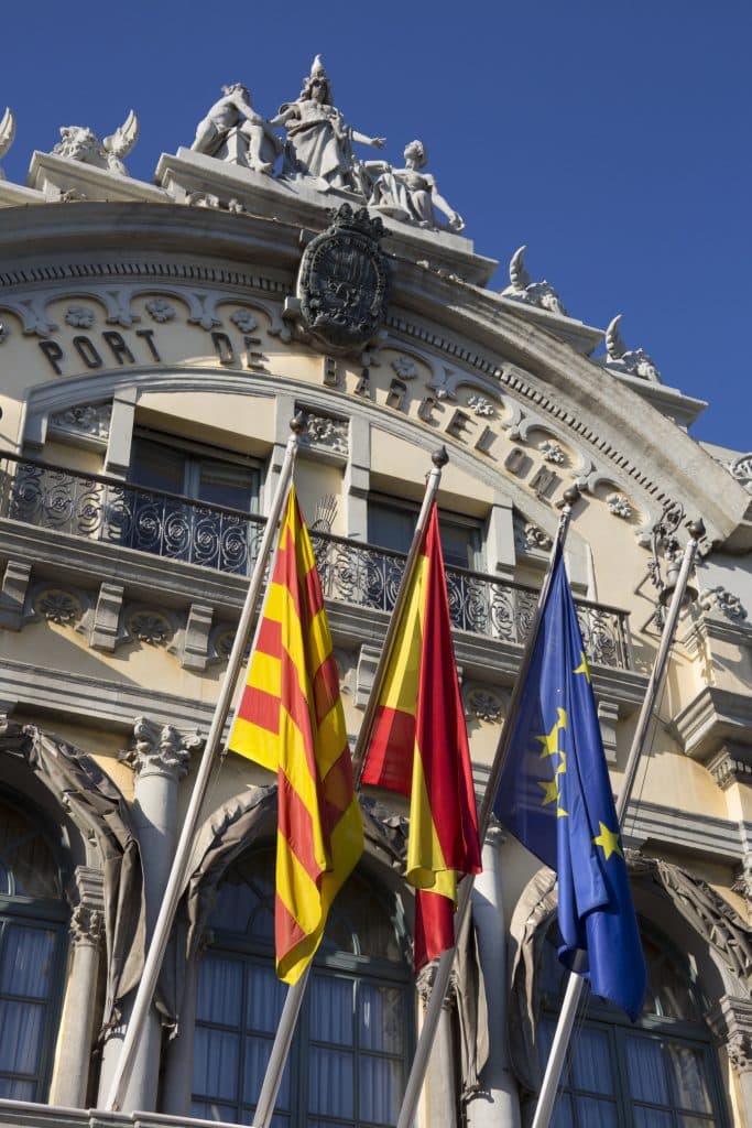 bandera cataluña puerto barcelona