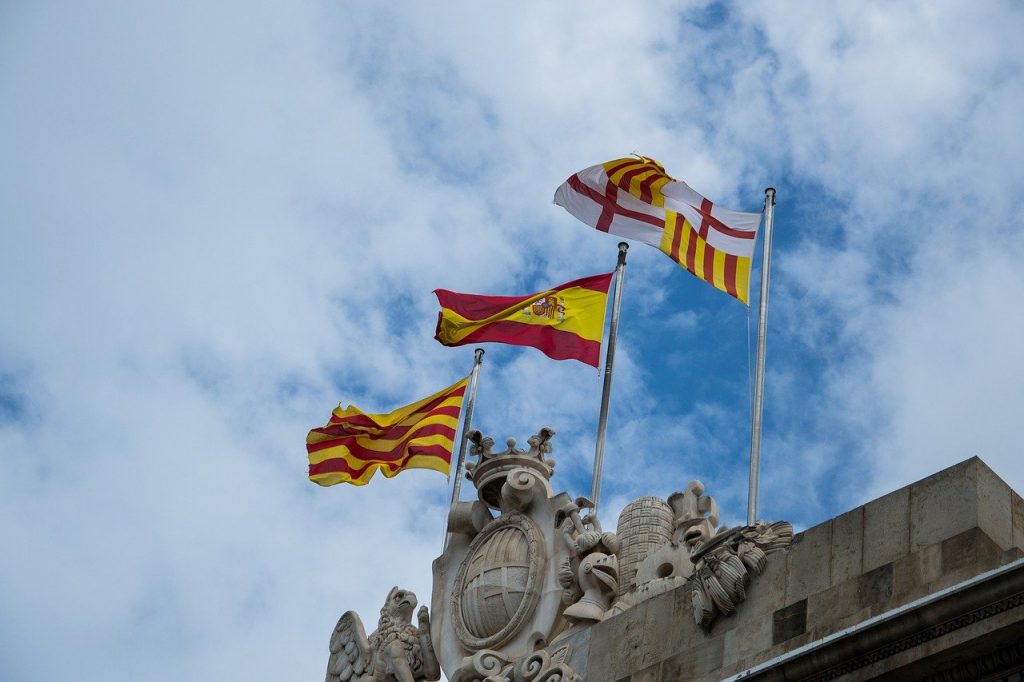 bandera de España cataluña y barcelona