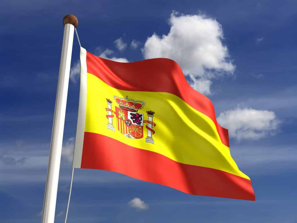 bandera española al viento
